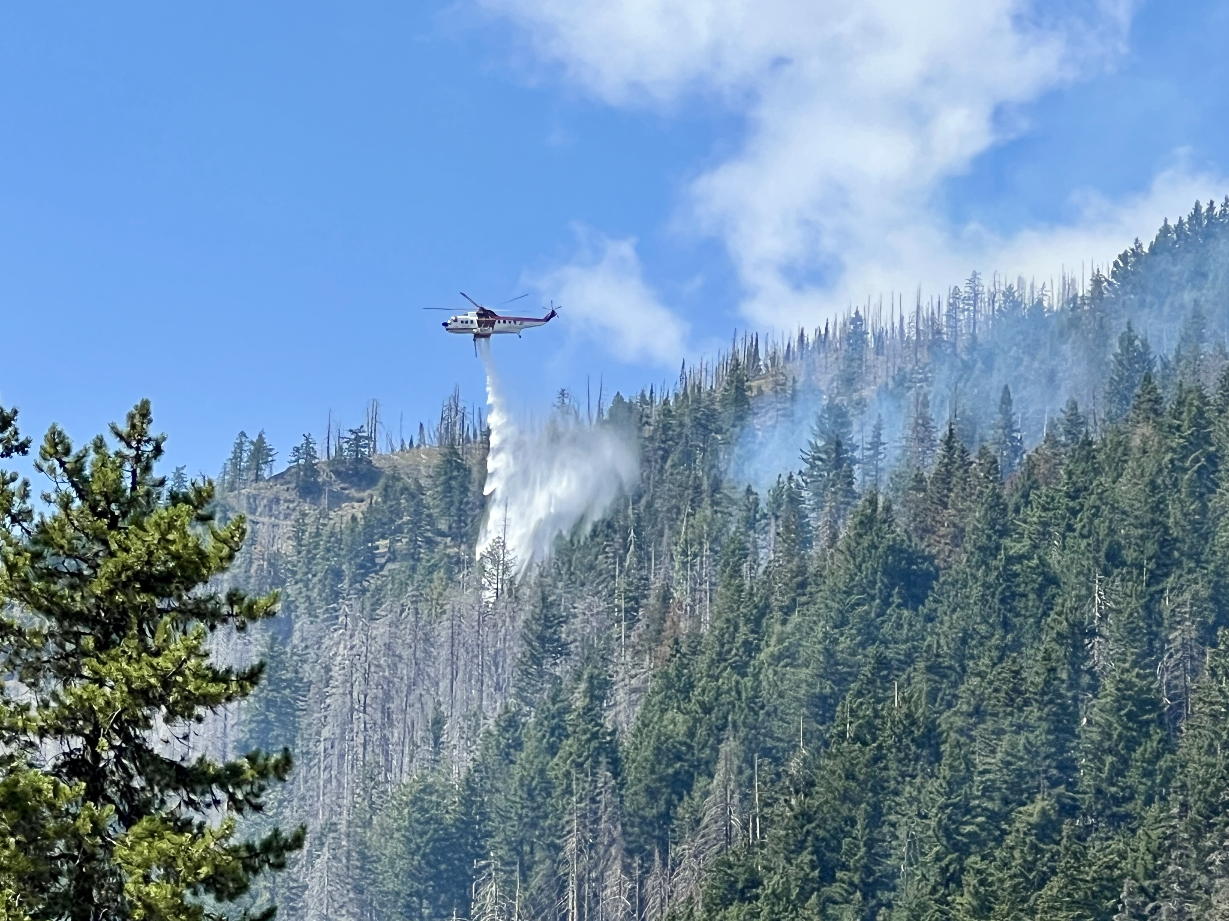 

						Water drop on the Lodgepole Fire
			