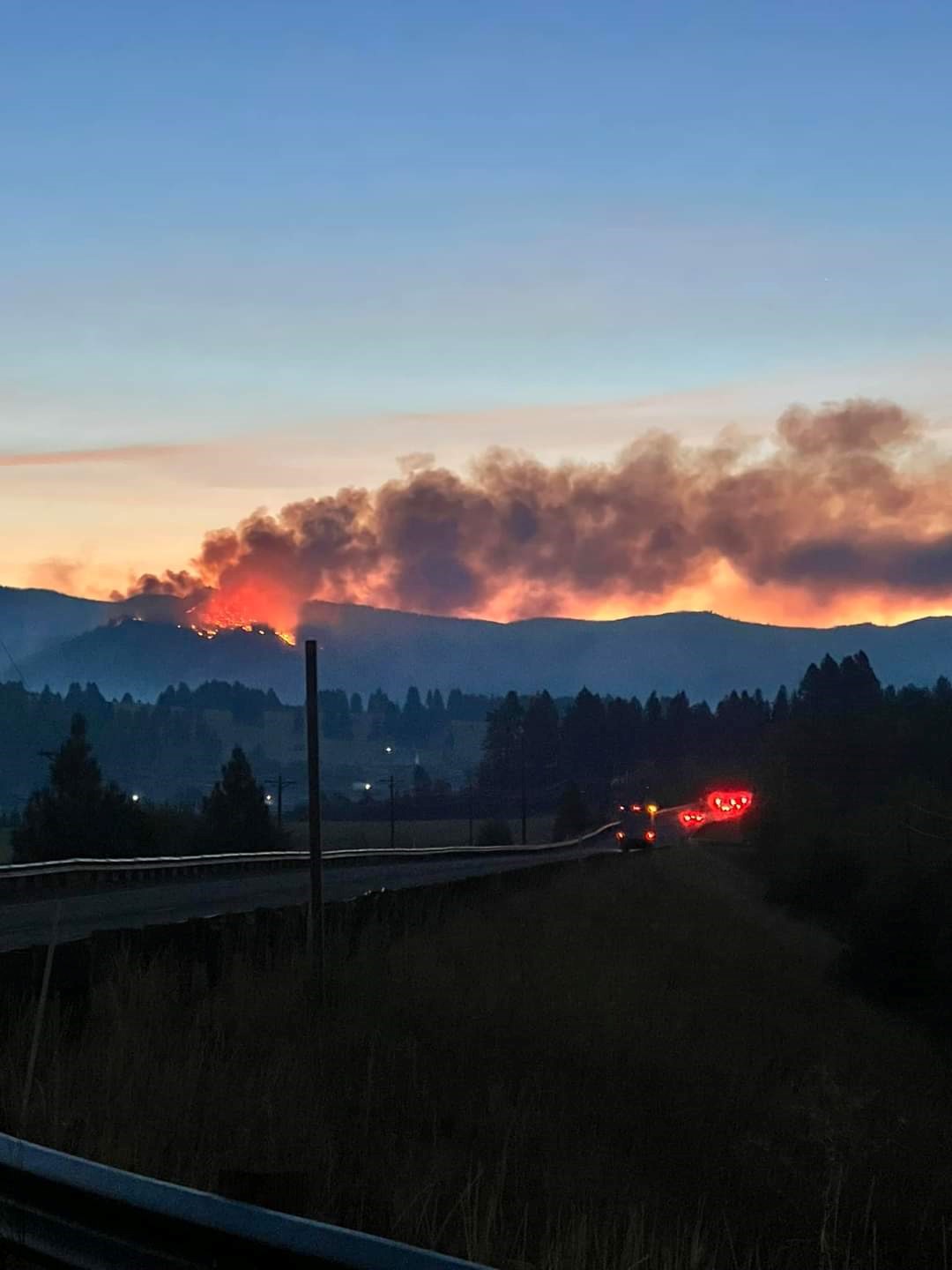 

						Swauk Creek Fire Burning in early Morning 09/09/2024
			