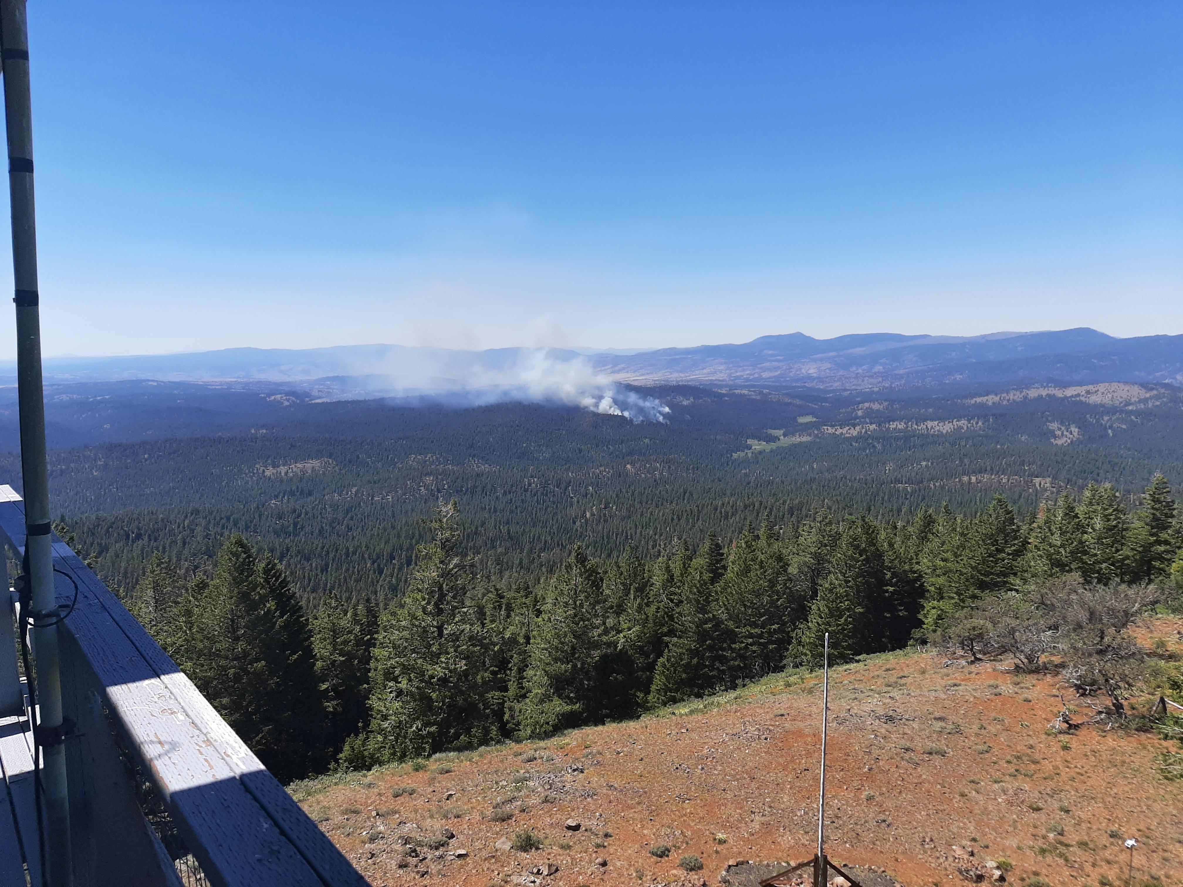 Image of the smoke from the Murderers Creek 6 Prescribed Fire Operation Unit.  Take from Flagtail Lookout.