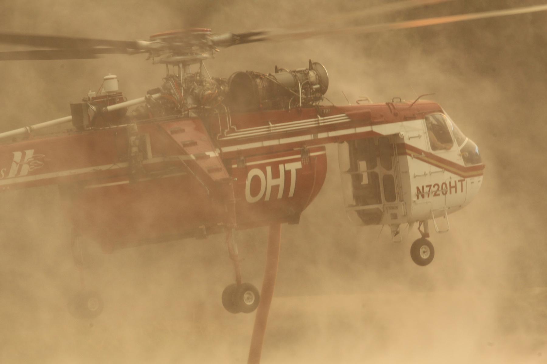 Sky Crane Helicopter Drafts Up To 2,500 Gallons. Photo: Mike McMillan - BIA