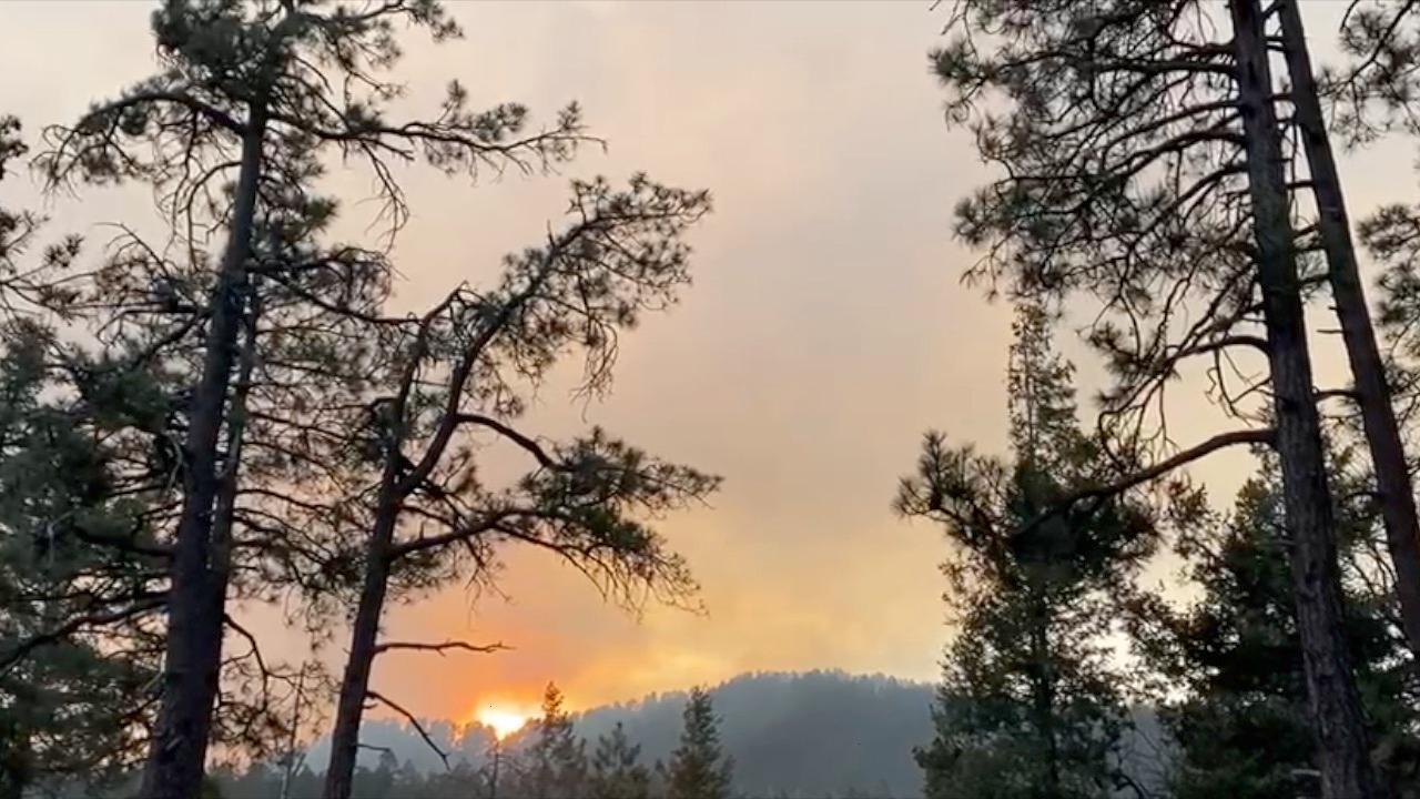 Sunset over the Crooks Fire 4/26/22