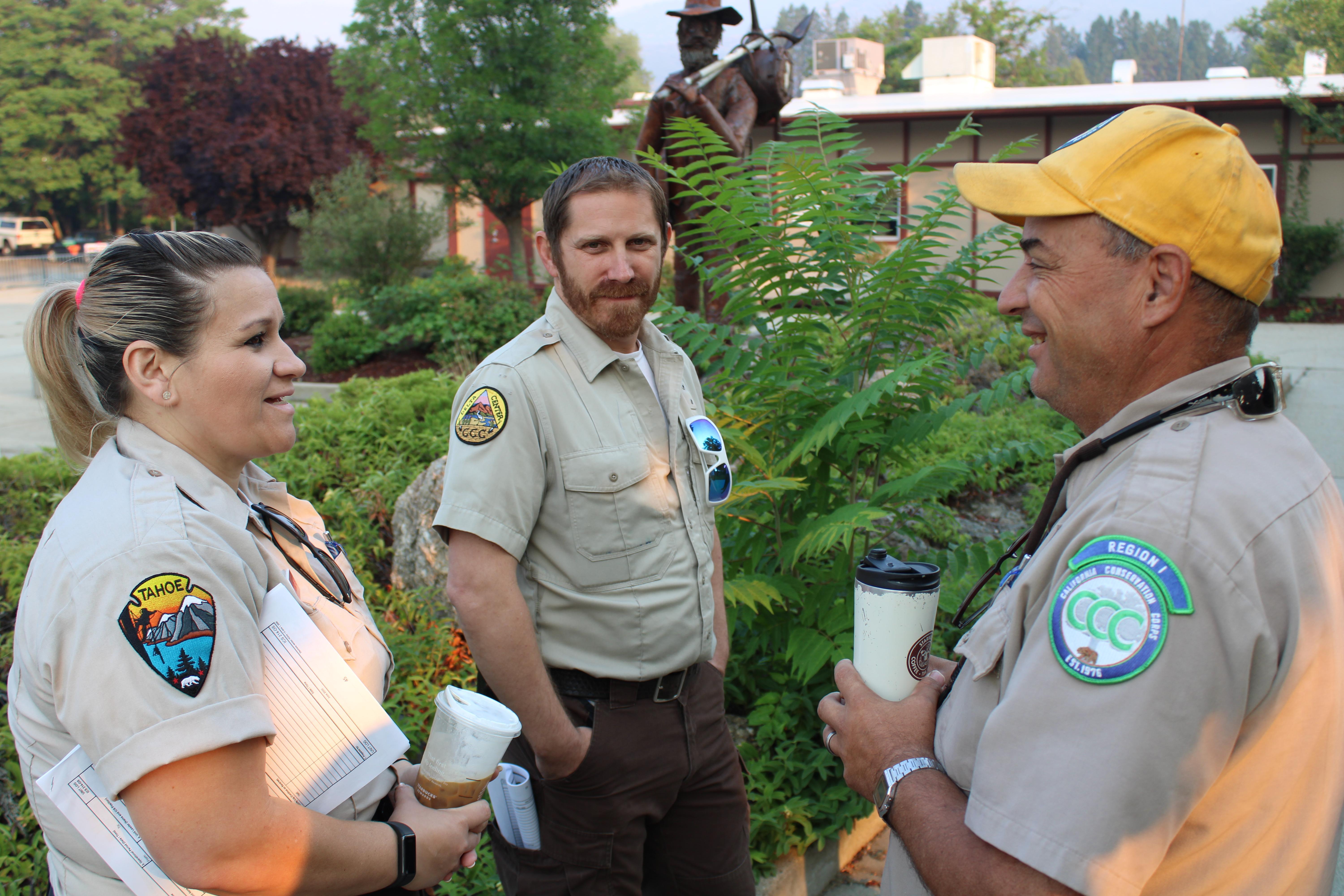 Morning briefing showing interagency cooperation – Tahoe, Delta, and Region I CCC on August 4, 2022 (USFS/Steve McQuillan)
