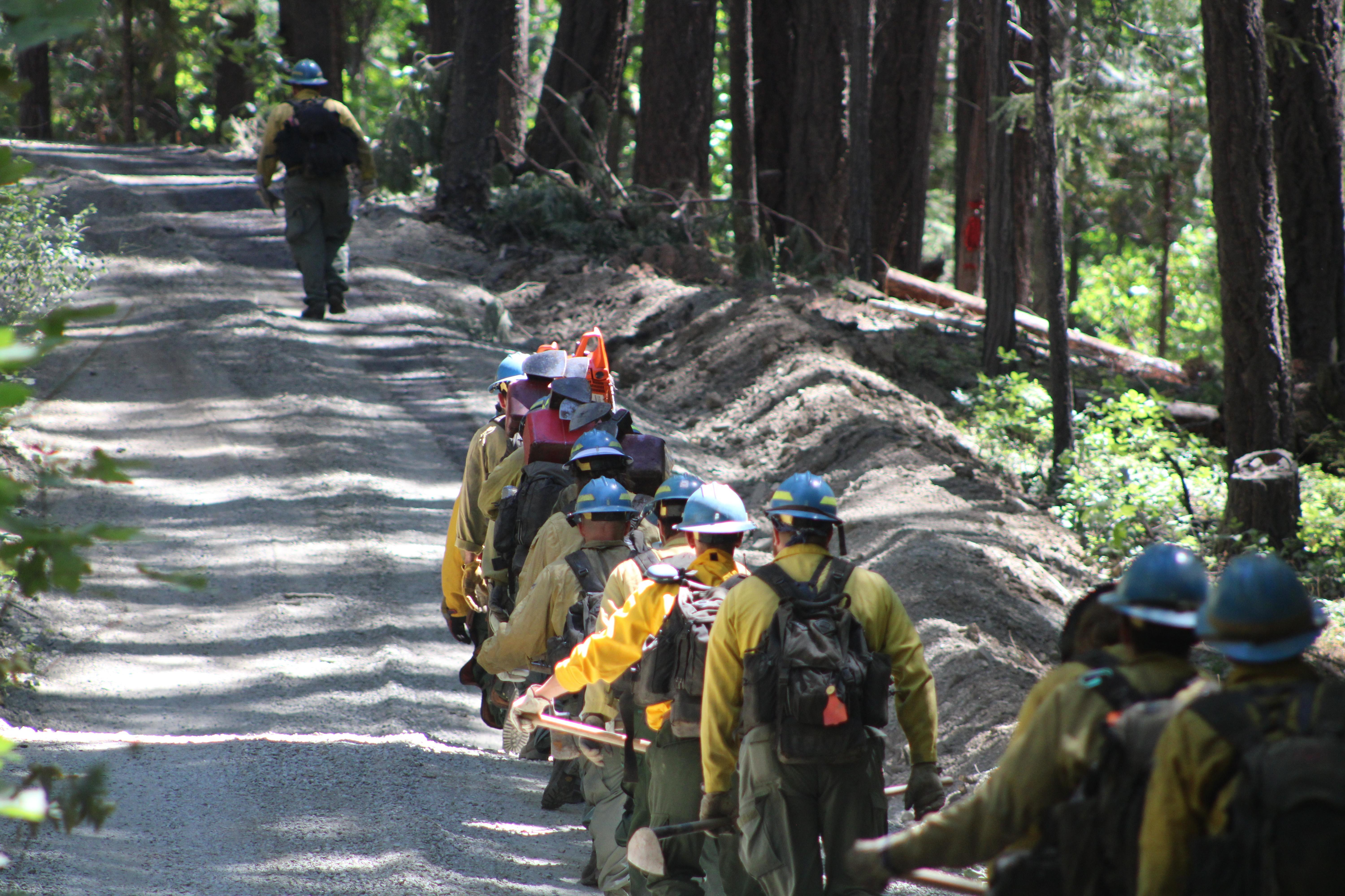 Crew members from Angeles National Forest moving to deployment location