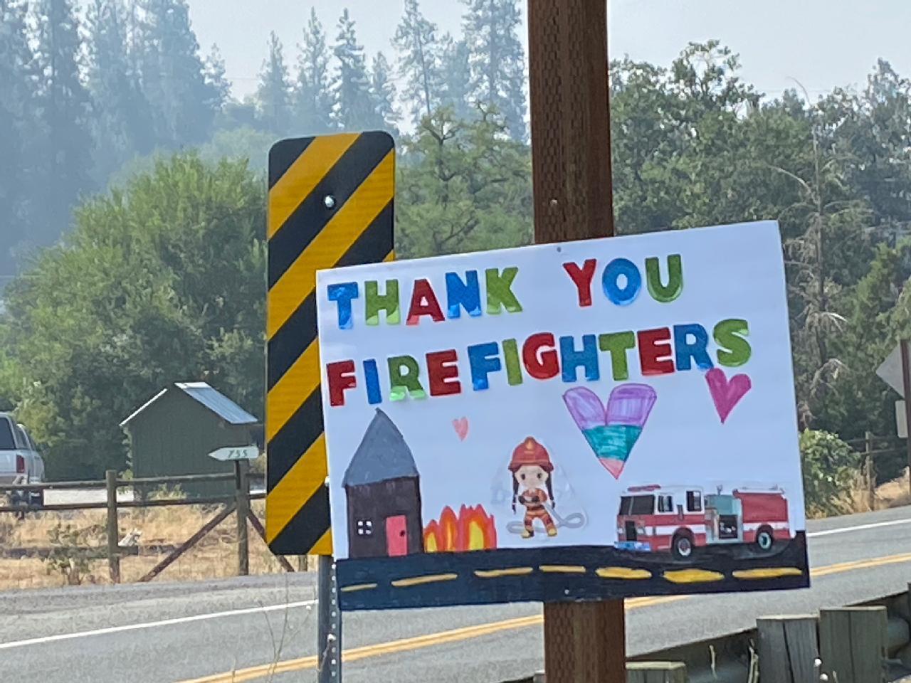 Firefighters never get tired of gestures of appreciation!