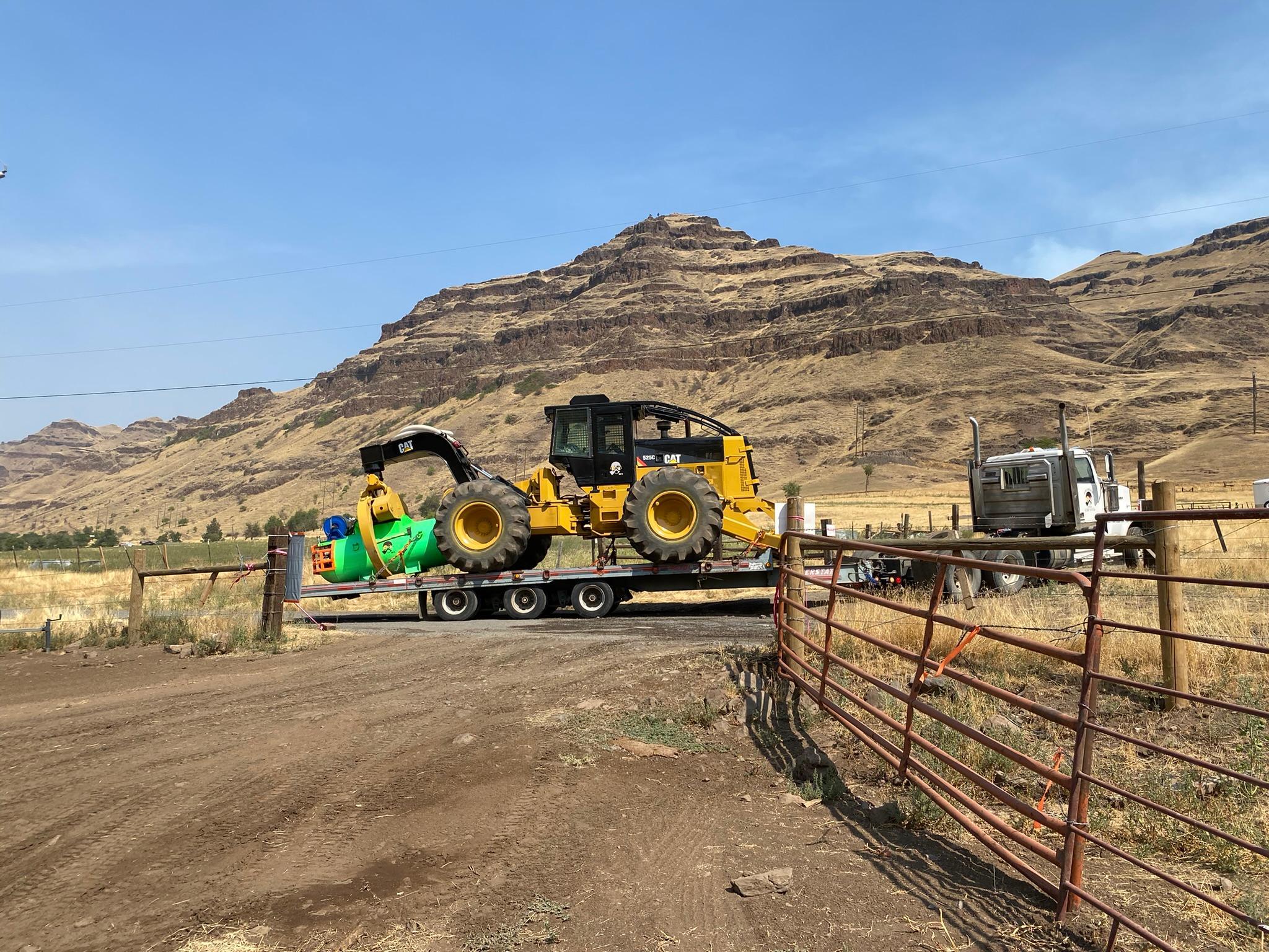 Heavy equipment arriving on Double Creek Fire 9/5/22. Photo by Pacific Northwest 2 IMT