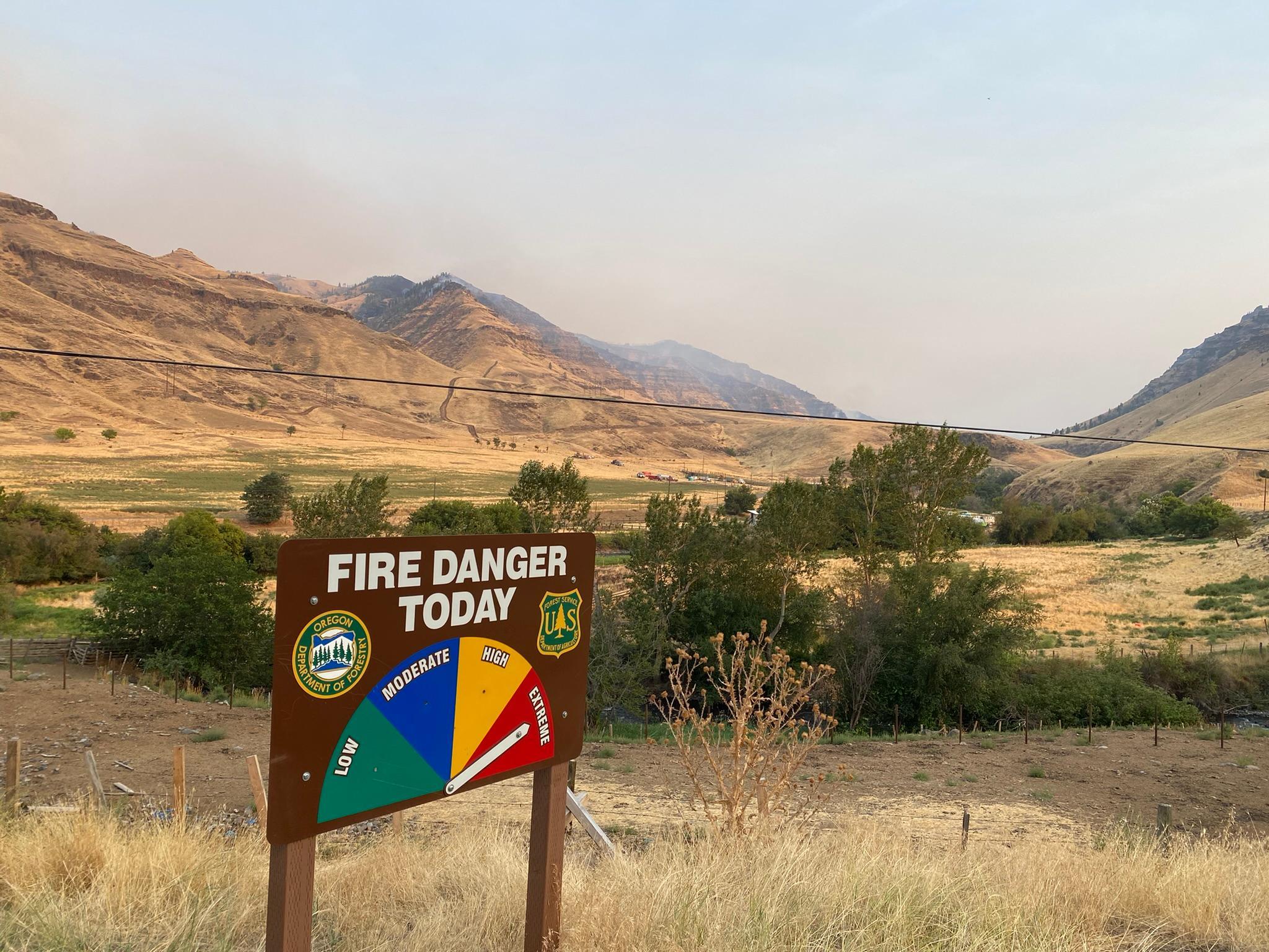 Fire danger on Double Creek Fire 09/05/2022. Photo by Pacific Northwest 2 IMT