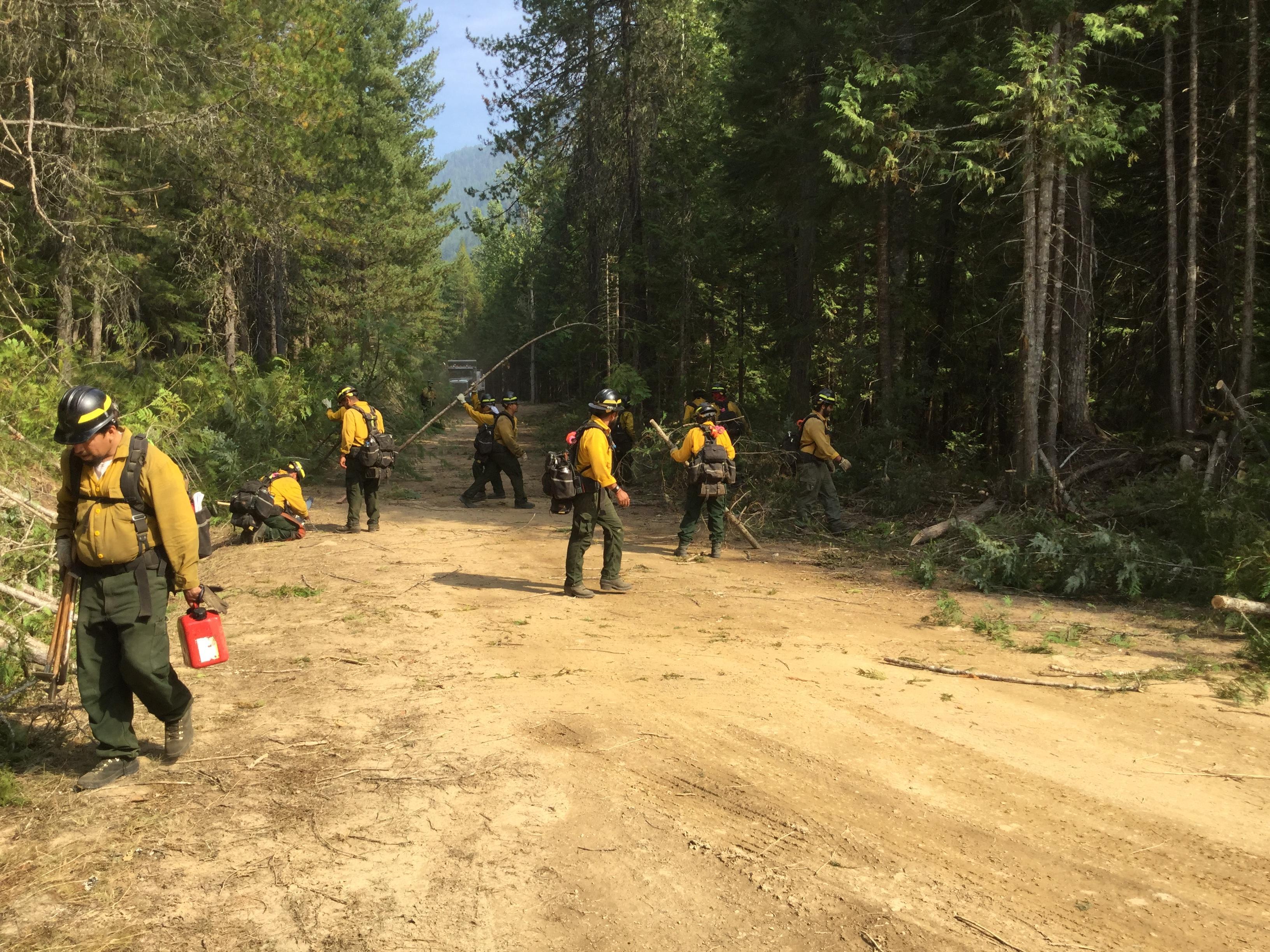 North Reforestation Crew Mitigating Fuels on the Government Fire 9.17.2022Photo: B. Giersdorf, Fire Behavior, NR Team 7