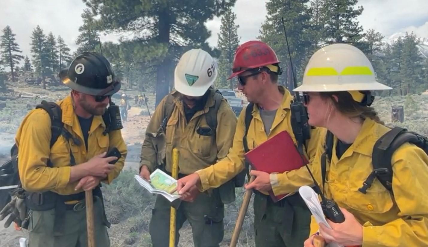 Image showing Burn Boss briefing firefighters on Casa Diablo Prescription Burn Plan