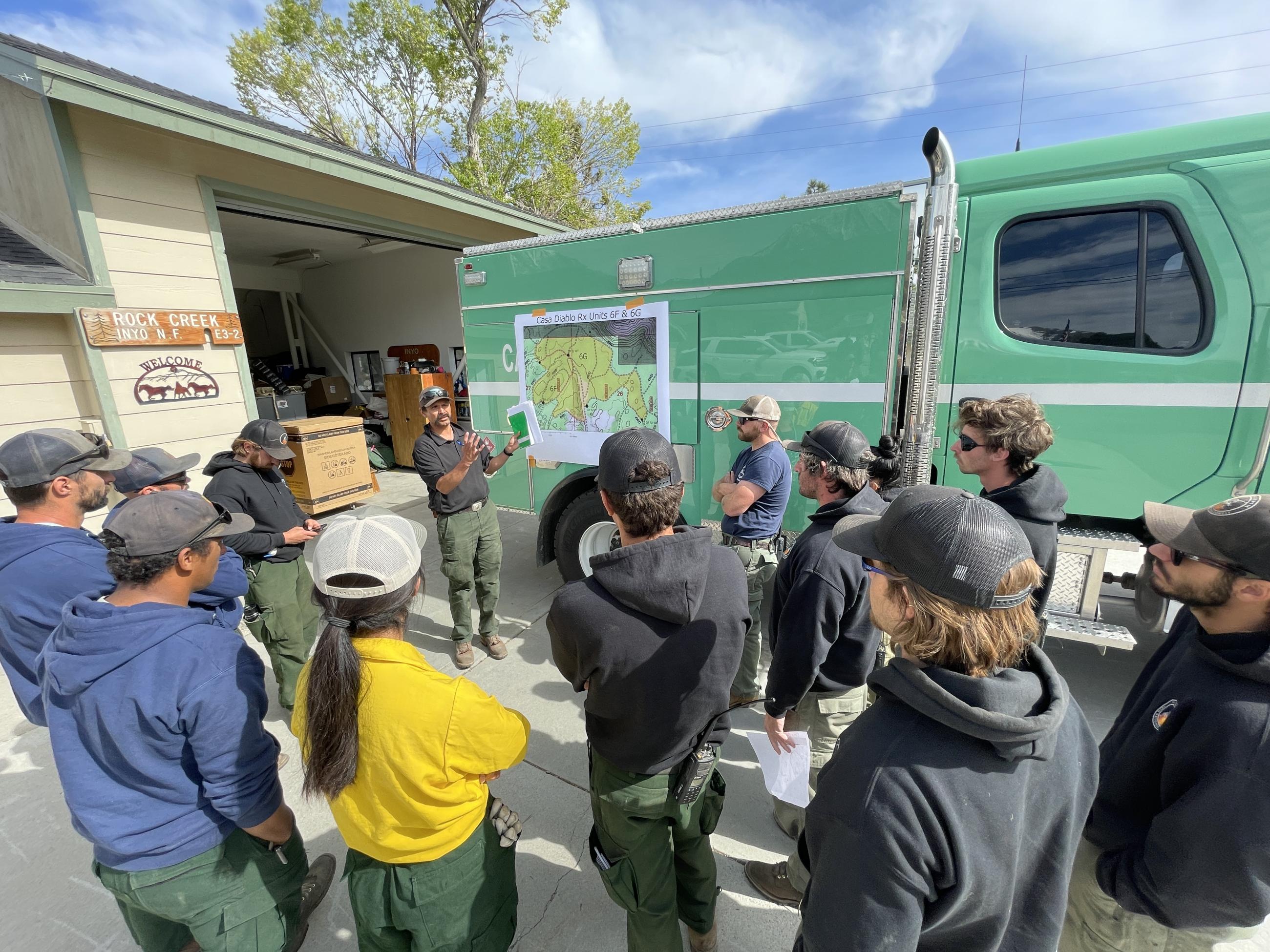 Image showing Firing boss instructing the firefighters on the Casa Diablo prescription