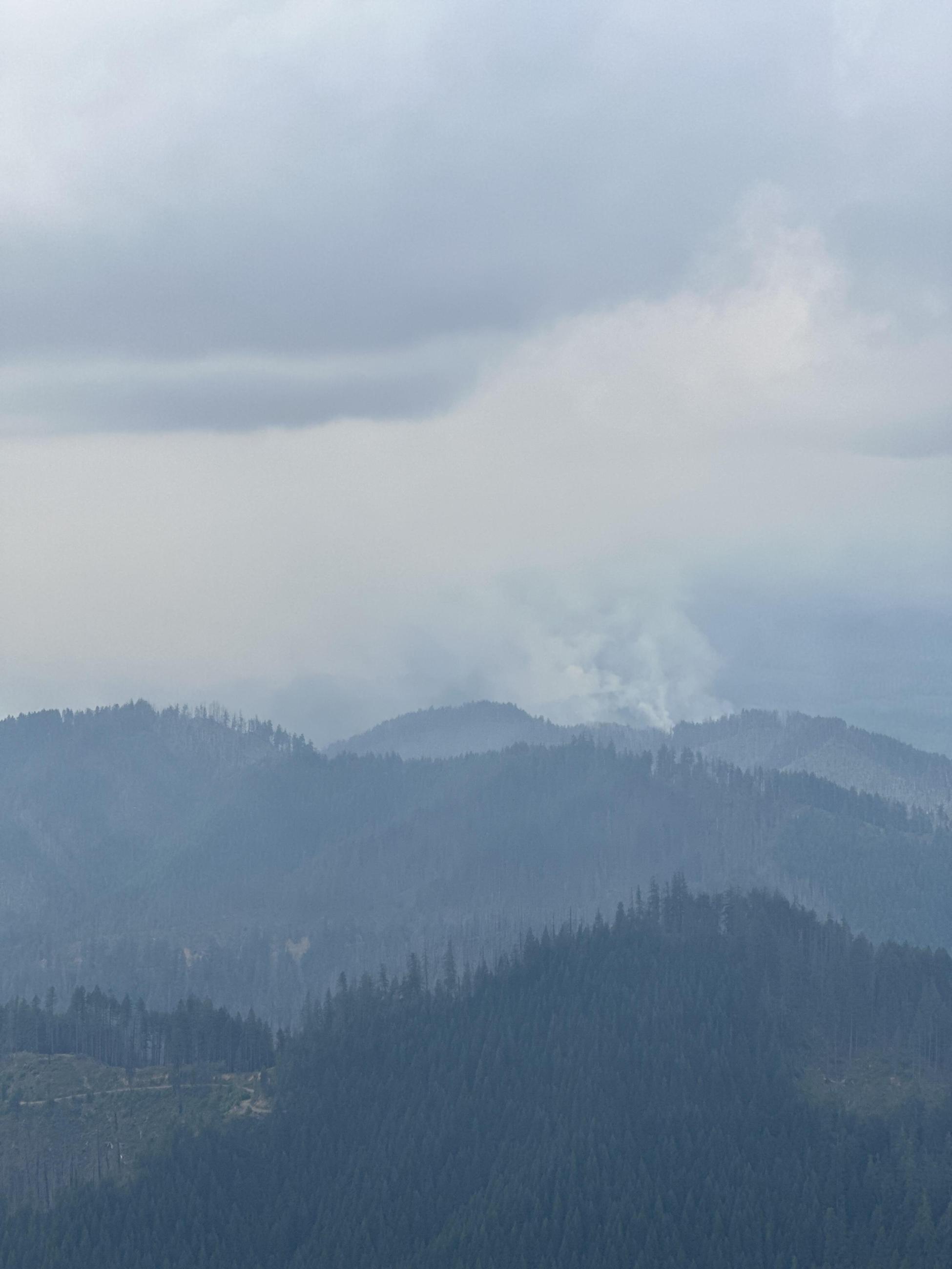 Smoke from Bedrock Fire seen from Little Cowhorn Mountain Lookout