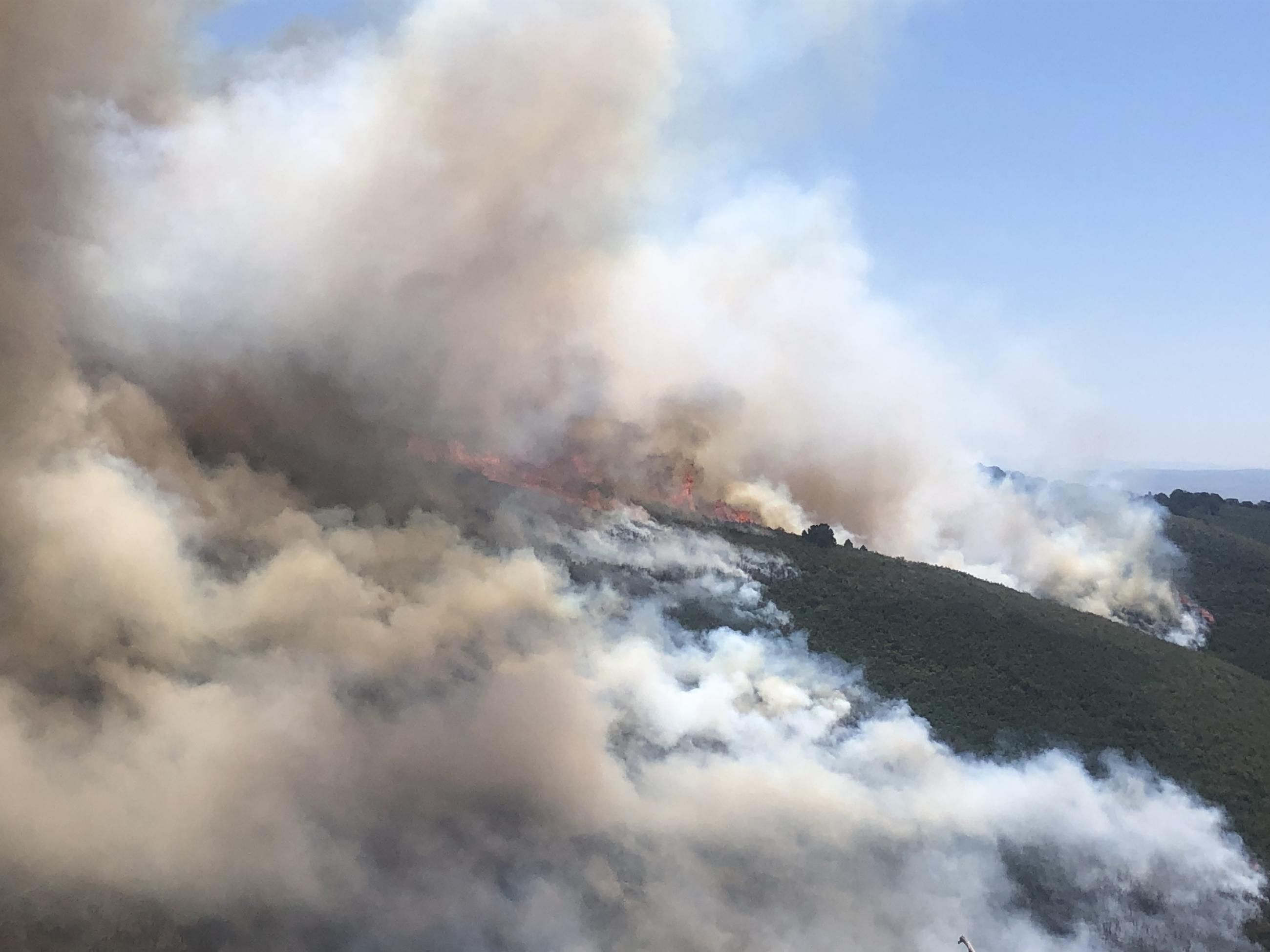fire and smoke on mountain July 6
