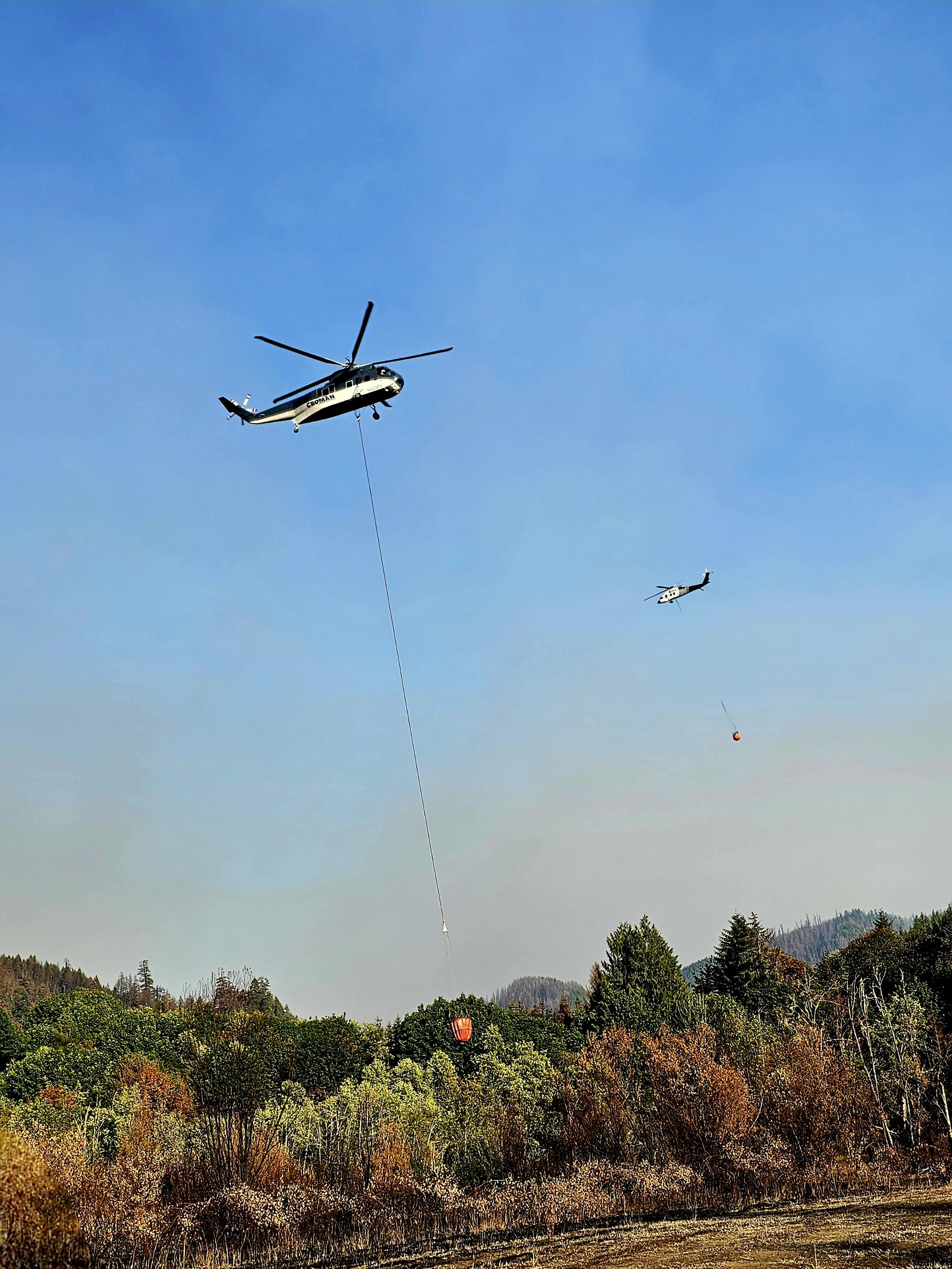 Helicopters on Bedrock Fire, July 30, 2023