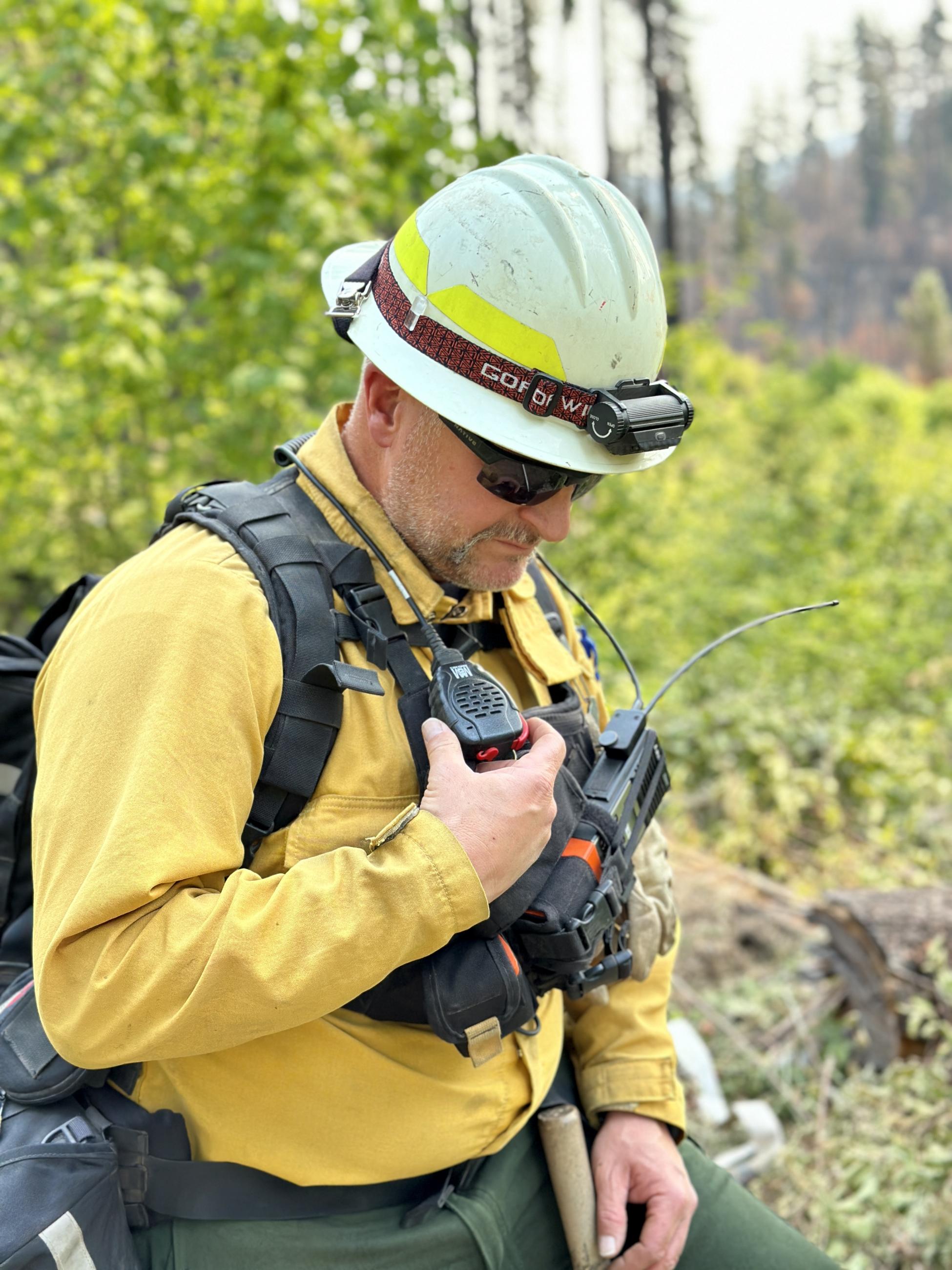 The Sierra/Yankee Division Supervisor calls out on his radio.
