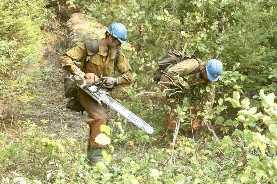 American River Hot Shot crew working on the fire