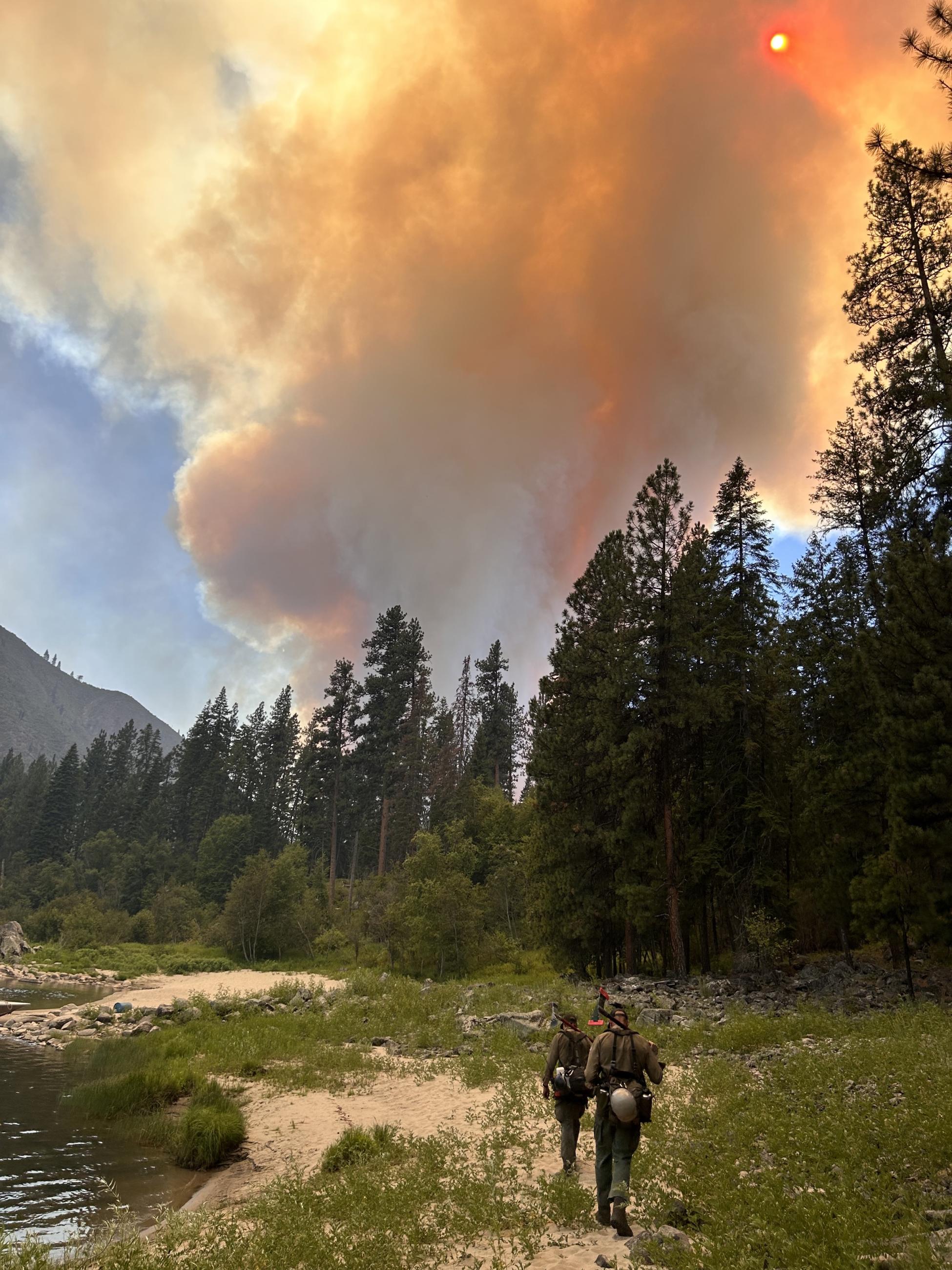 Photo showing the Elkhorn burning along the Salmon River.