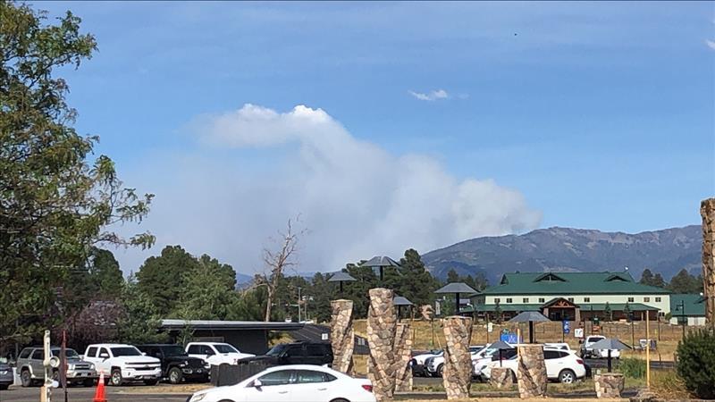 smoke rises from the quartz ridge fire aug 20