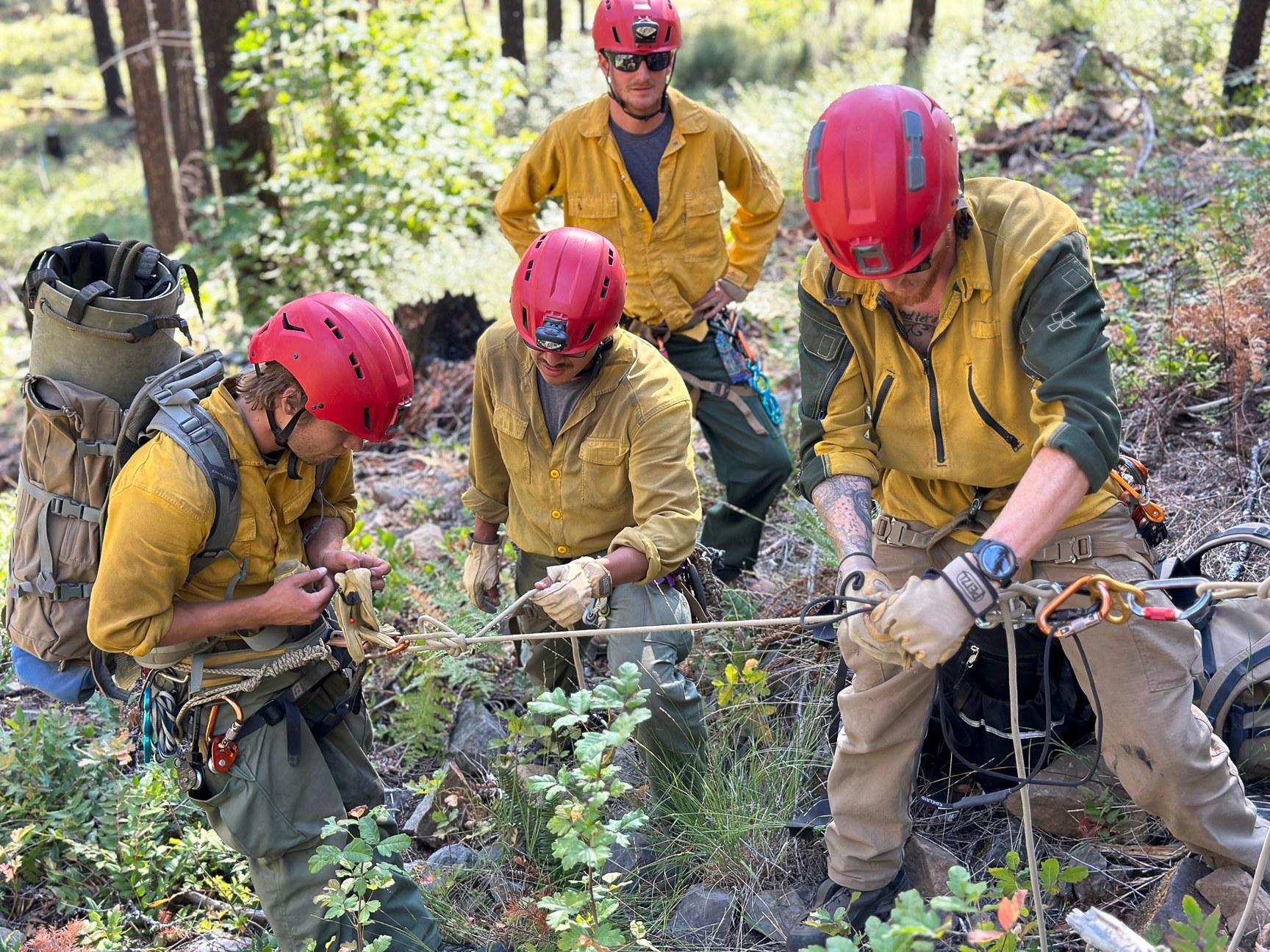 The 4-person REMS team performs a raising operation with mechanical advantage