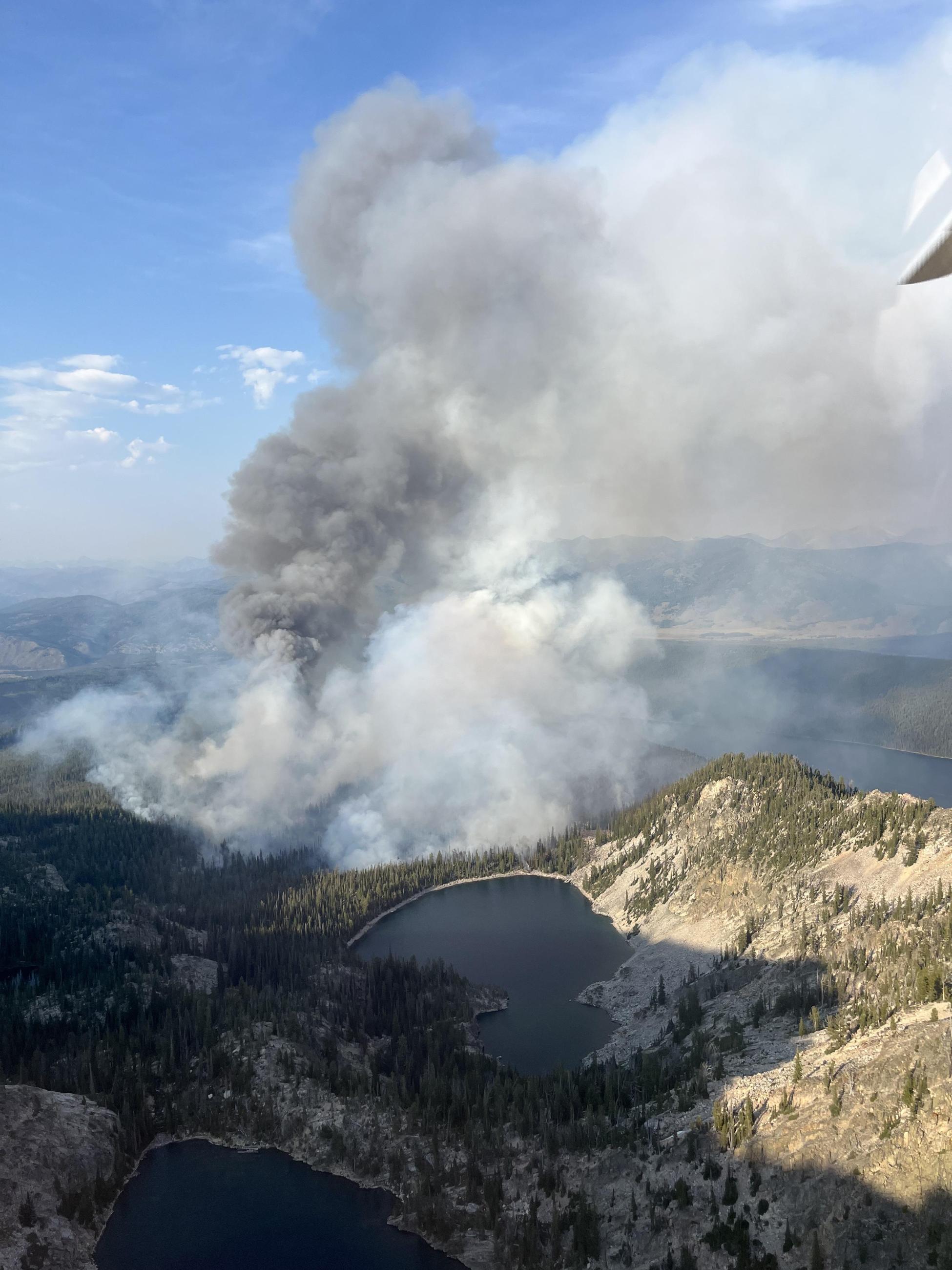 Bench Lake Fire smoke column and Sawtooths July 13, 2024