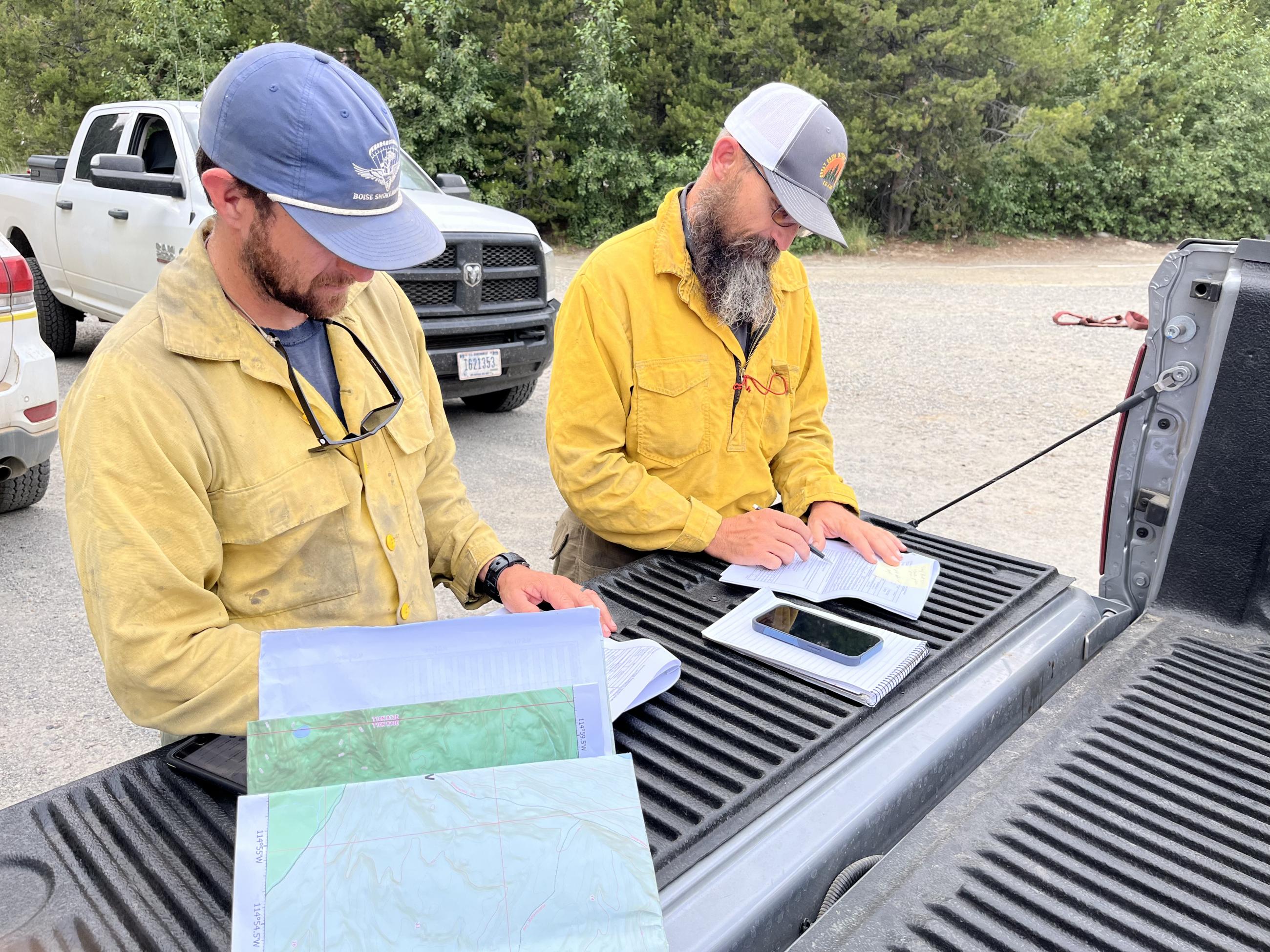 Firefighters discuss strategy on Decker Flats Rd July 22, 2024