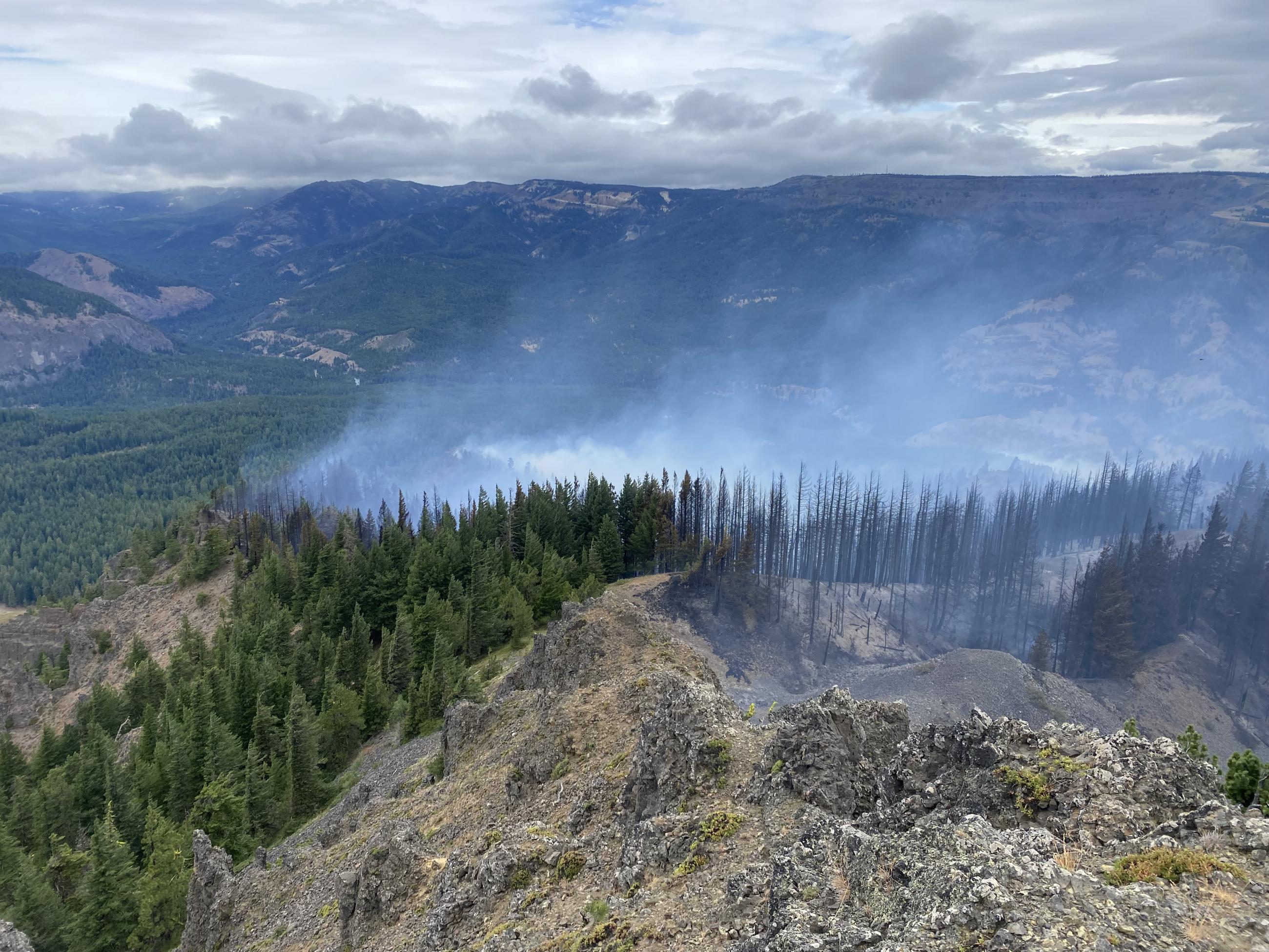 Smoke and fire on the Retreat fire 