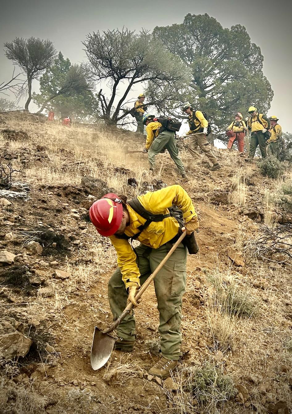 Line digging on the Lone Rock Fire