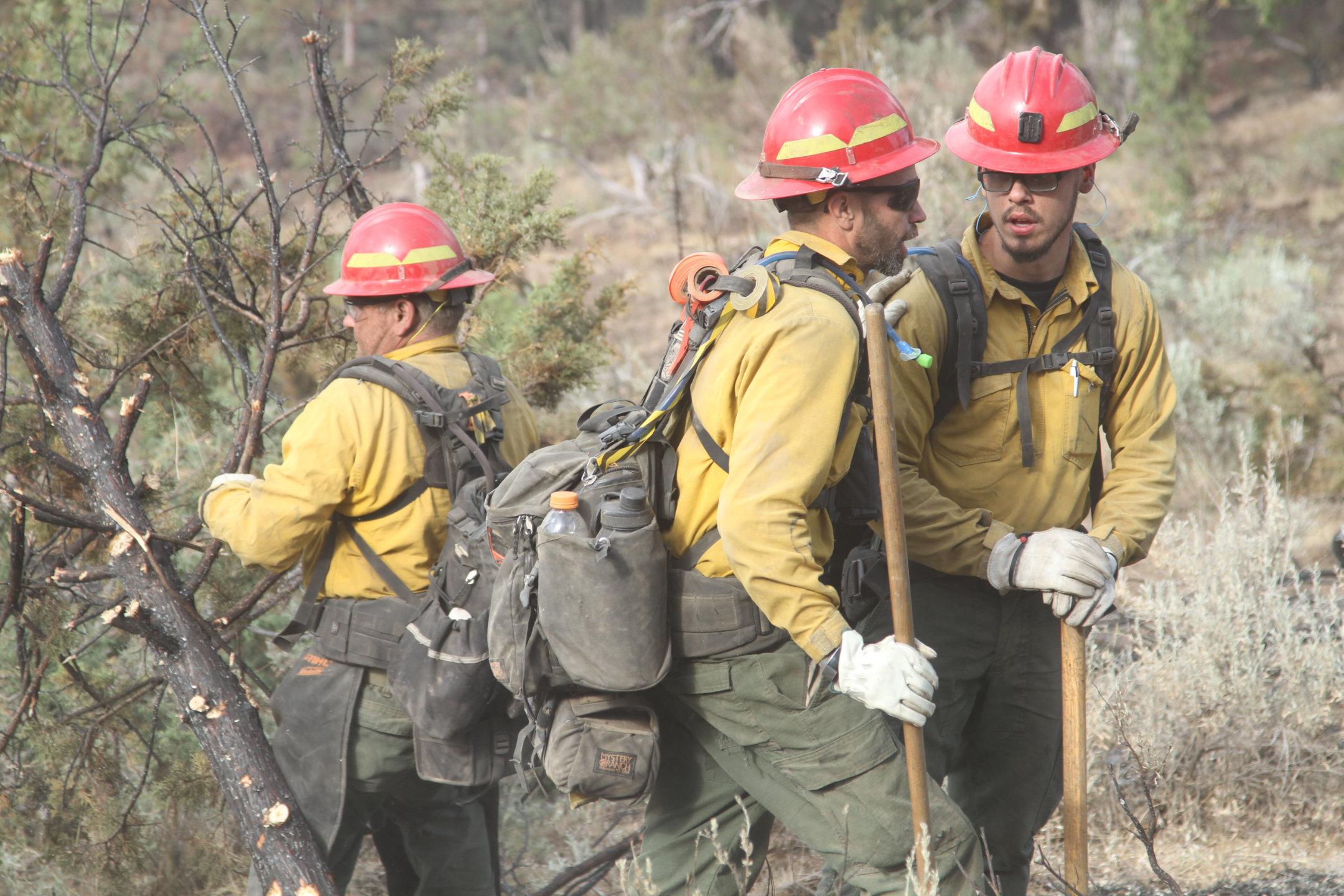 Hand Crew Firefighters Talk Tactics, Div O. July 17.