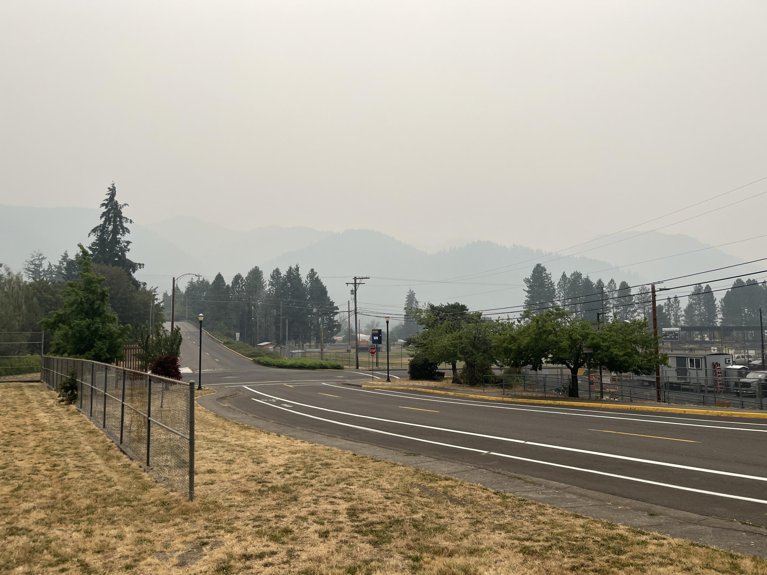 heavy smoke in oakridge july 29 at 2:15 pm