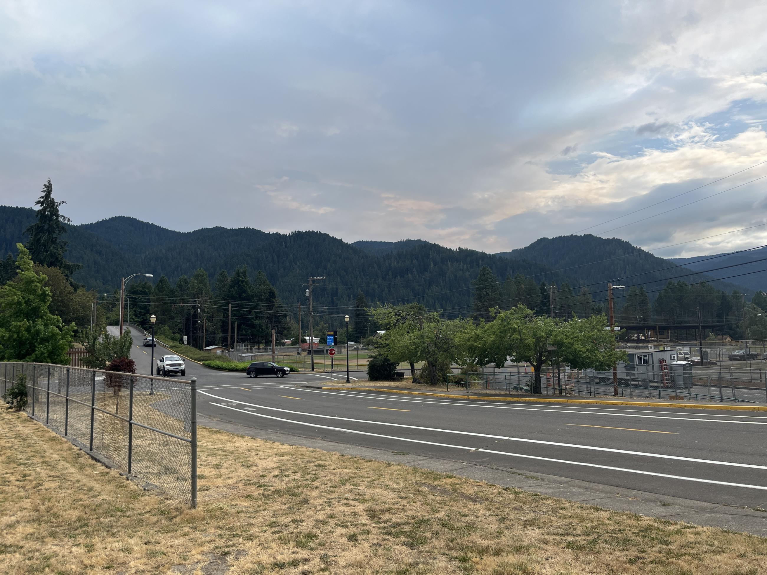 smoke is gone in oakridge at 4:15pm on july 29