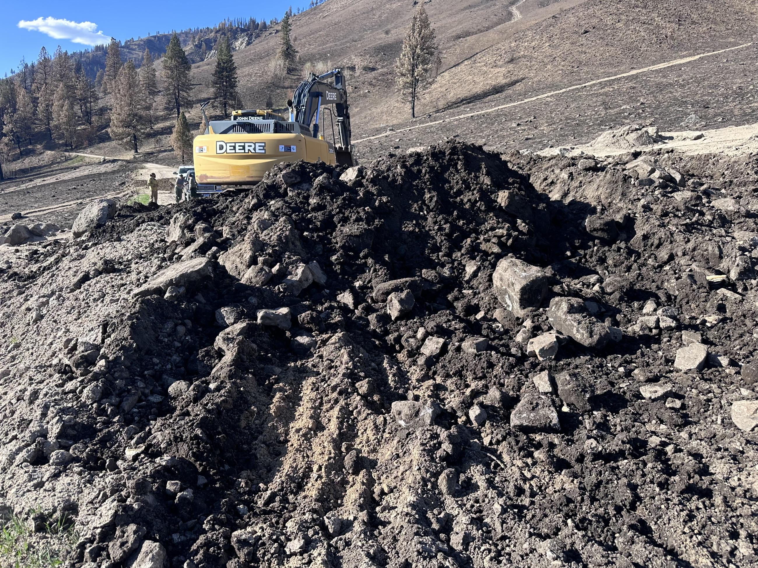 Grandjean road work on the Wapiti Fire