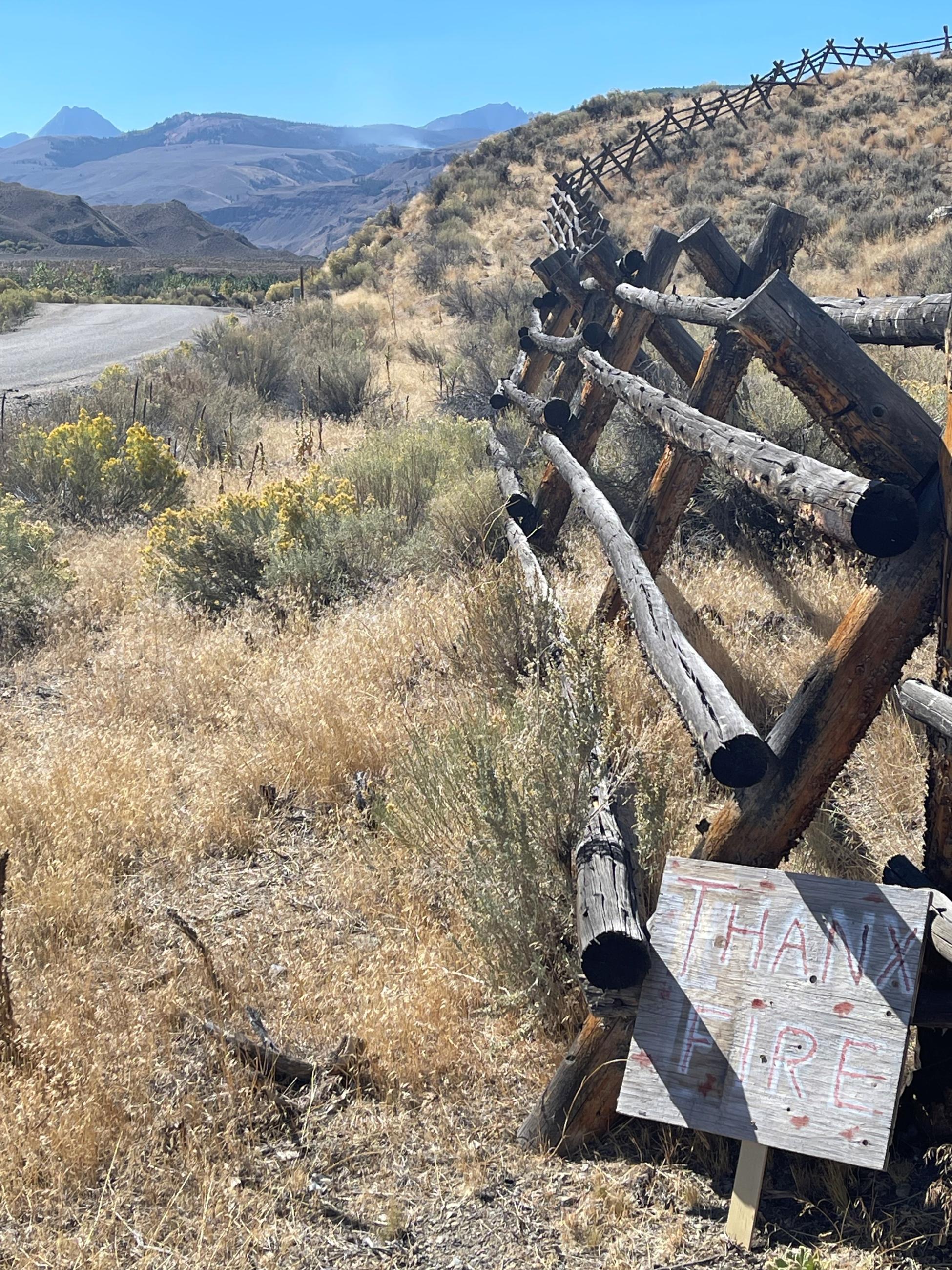 Thank you sign along East Fork Road with Frog Fire in background, September 29