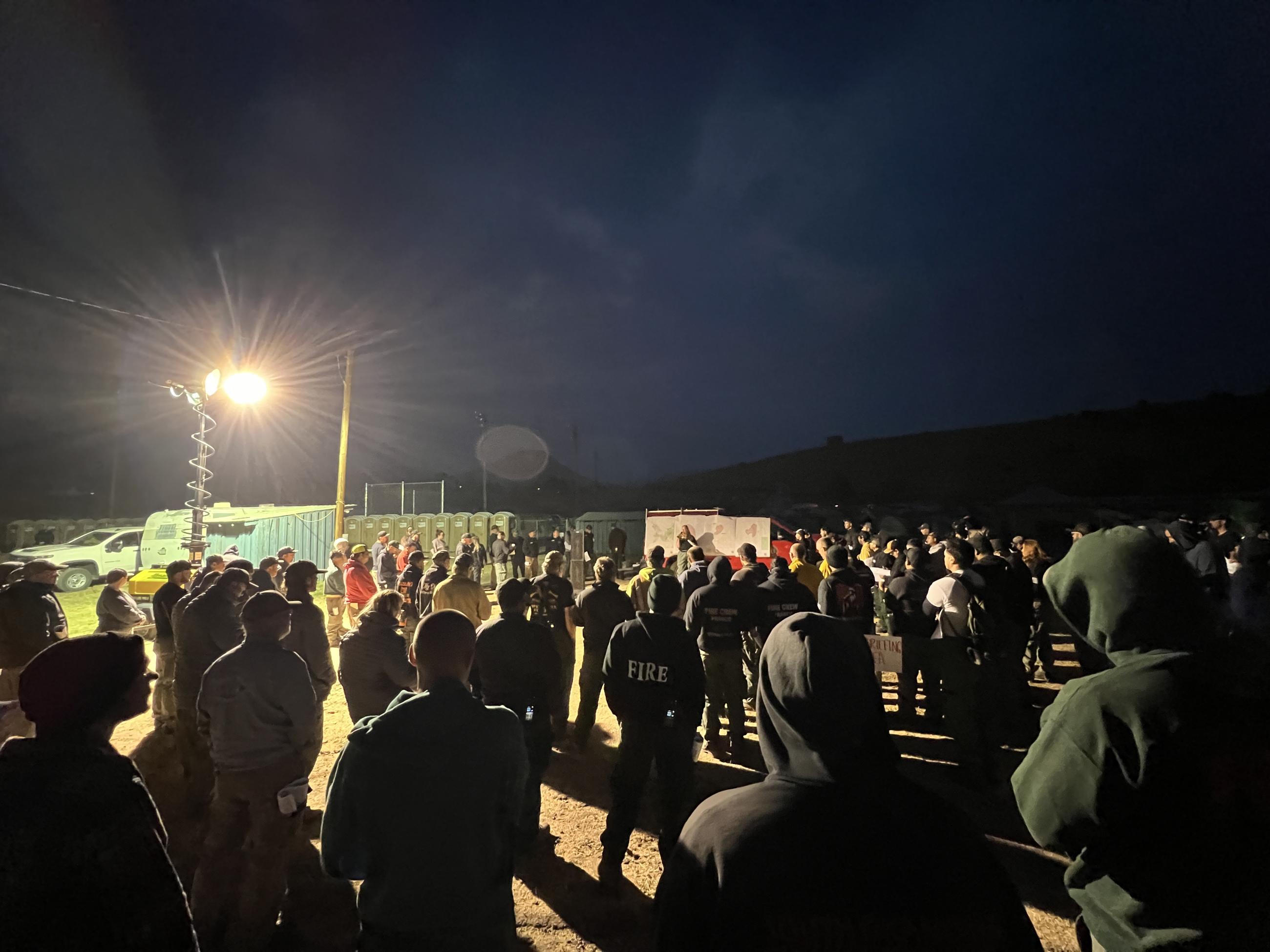 Fossil Complex briefing crowd of wildland firefighters Sept. 8