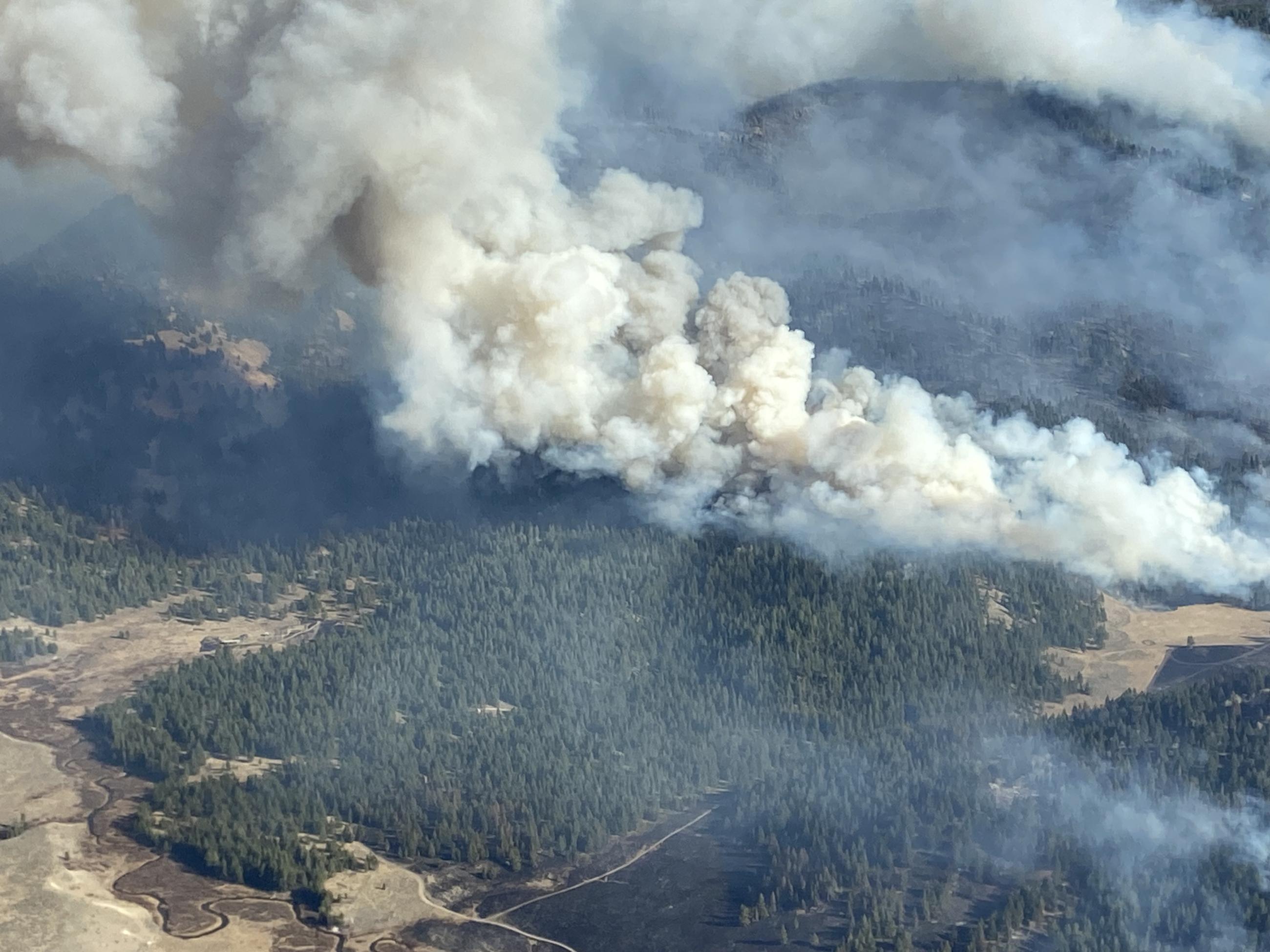 Aerial view of the column of smoke from the Meridian fire.