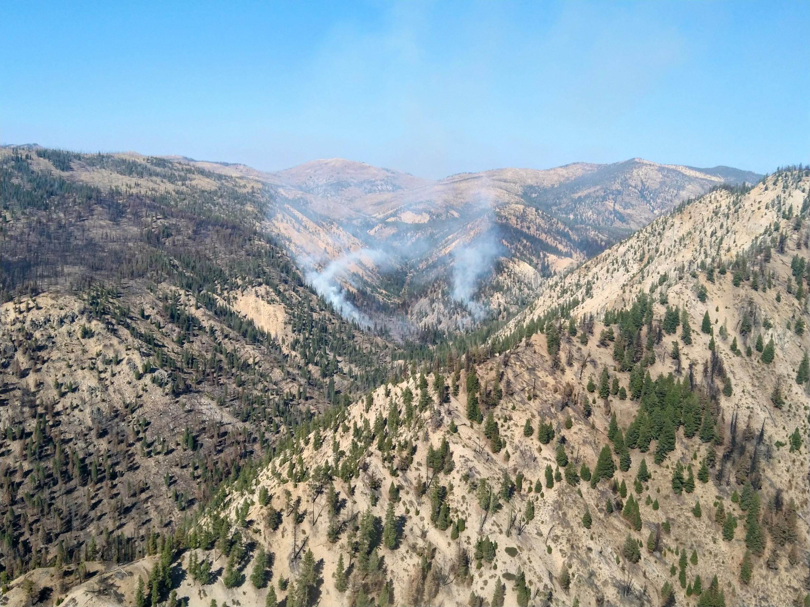 Smoke near Bull Trout Lake