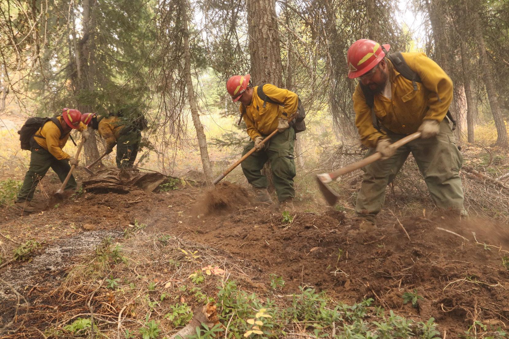 Torres Handcrew Digs Fireline on East Flank #1