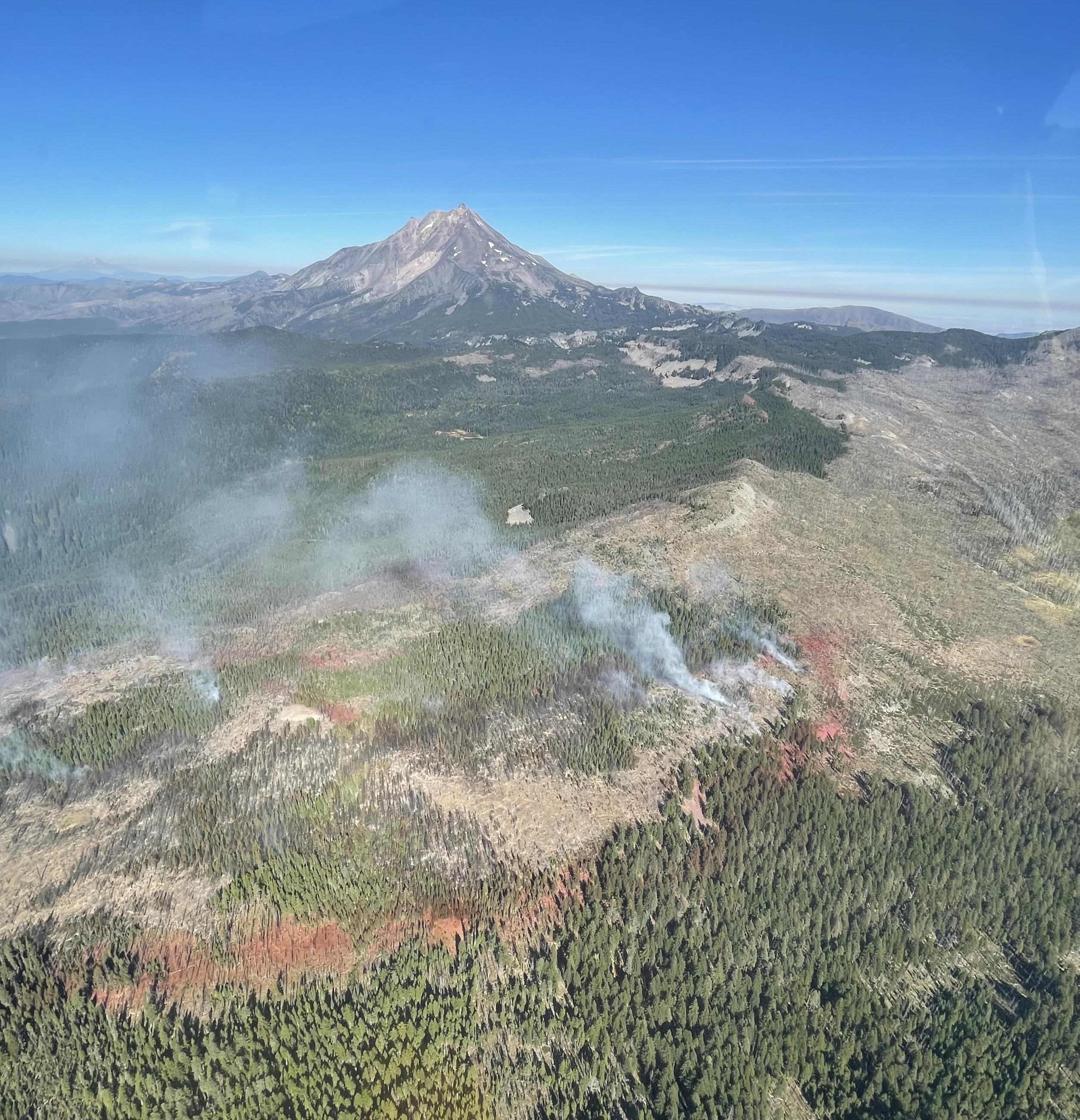 Smoke in mountains from Bingham Fire 