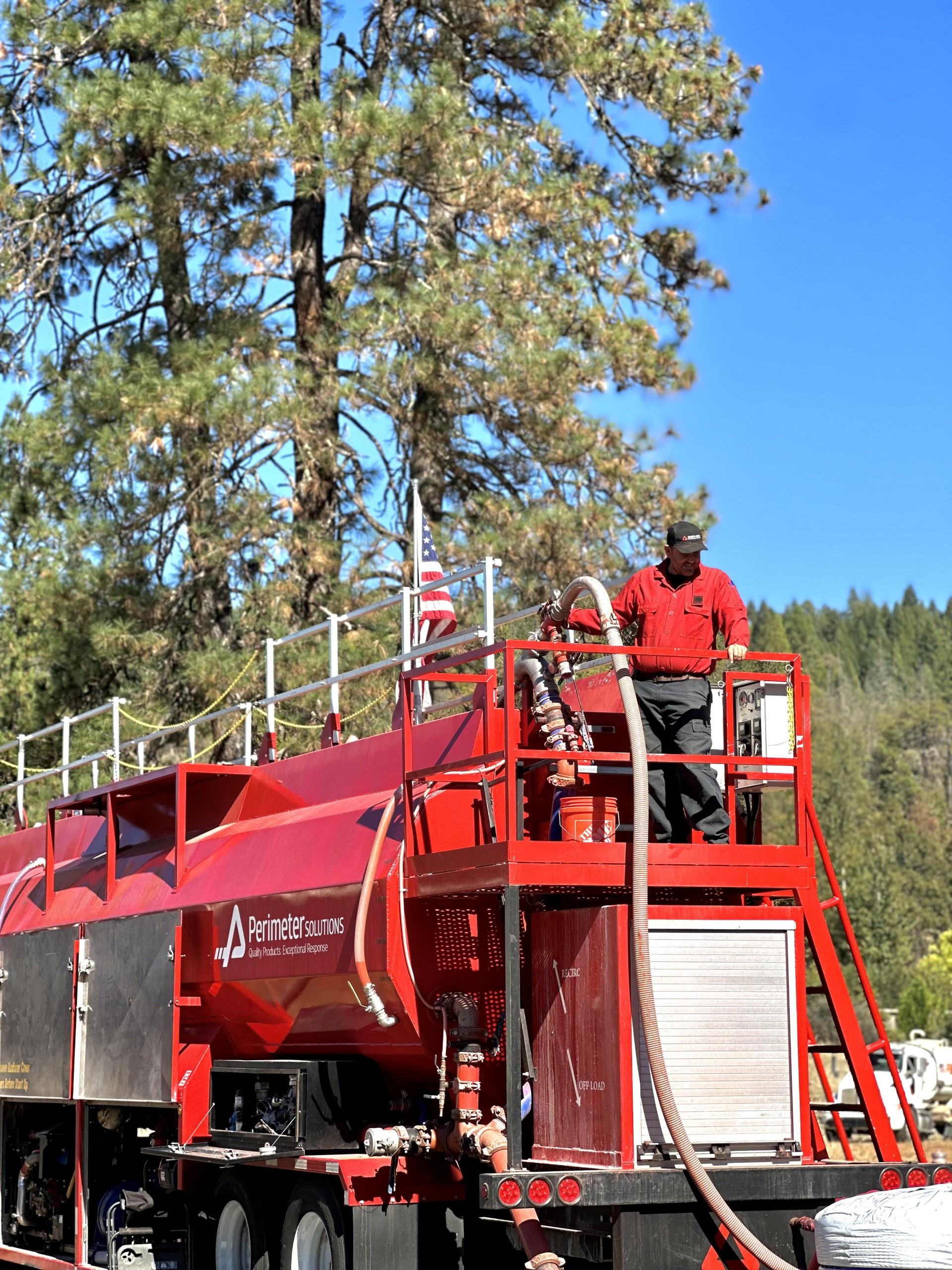 Image of a Mobile Retardant Plant on the Shoe Fire.